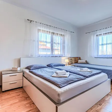 Ferienhaus Rubil By Interhome Poreč